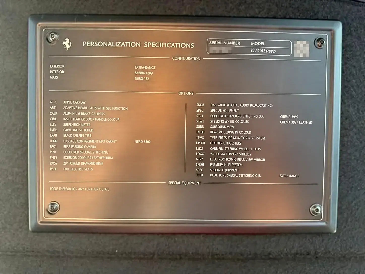GTC4Lusso – Anonymisierte Ferrari-Personalisierungsplakette