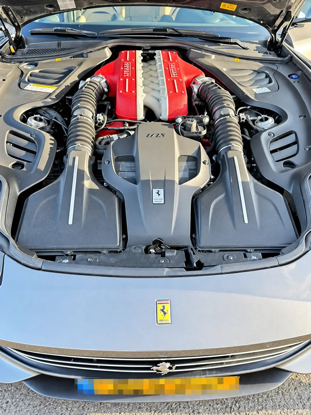 GTC4Lusso – Frei atmender 6,3-Liter-V12 · Kennzeichen unleserlich