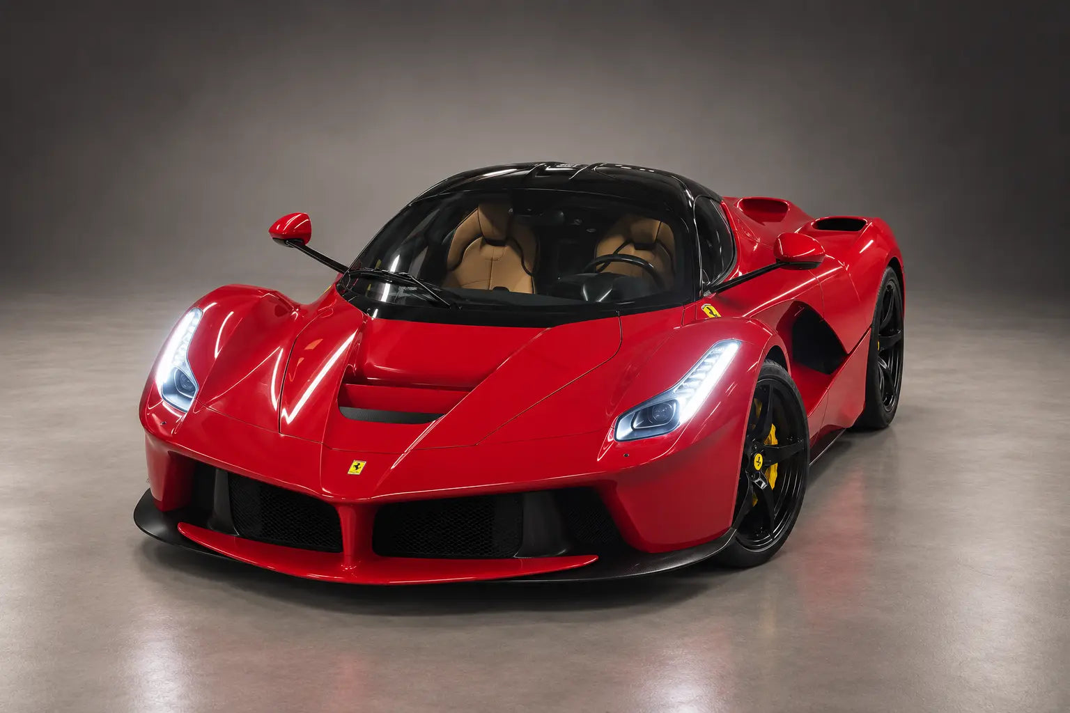 LaFerrari – Front-Dreiviertel · Cuoio-Innenraum sichtbar
