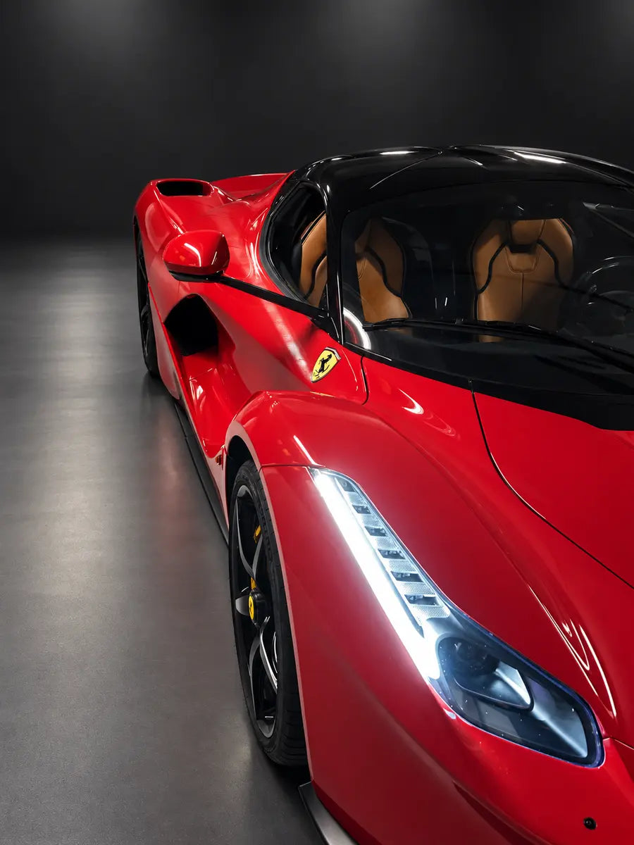 LaFerrari – Frontflügel, Leuchte und Carbon-Detail