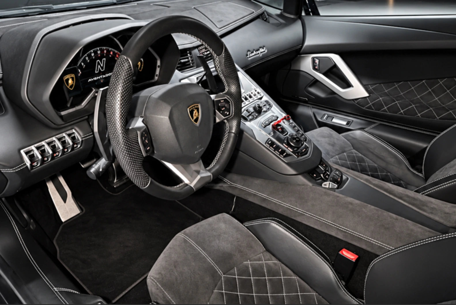Aventador LP700-4 Roadster – Originalmotiv · Fahrer-Cockpit und Lenkrad