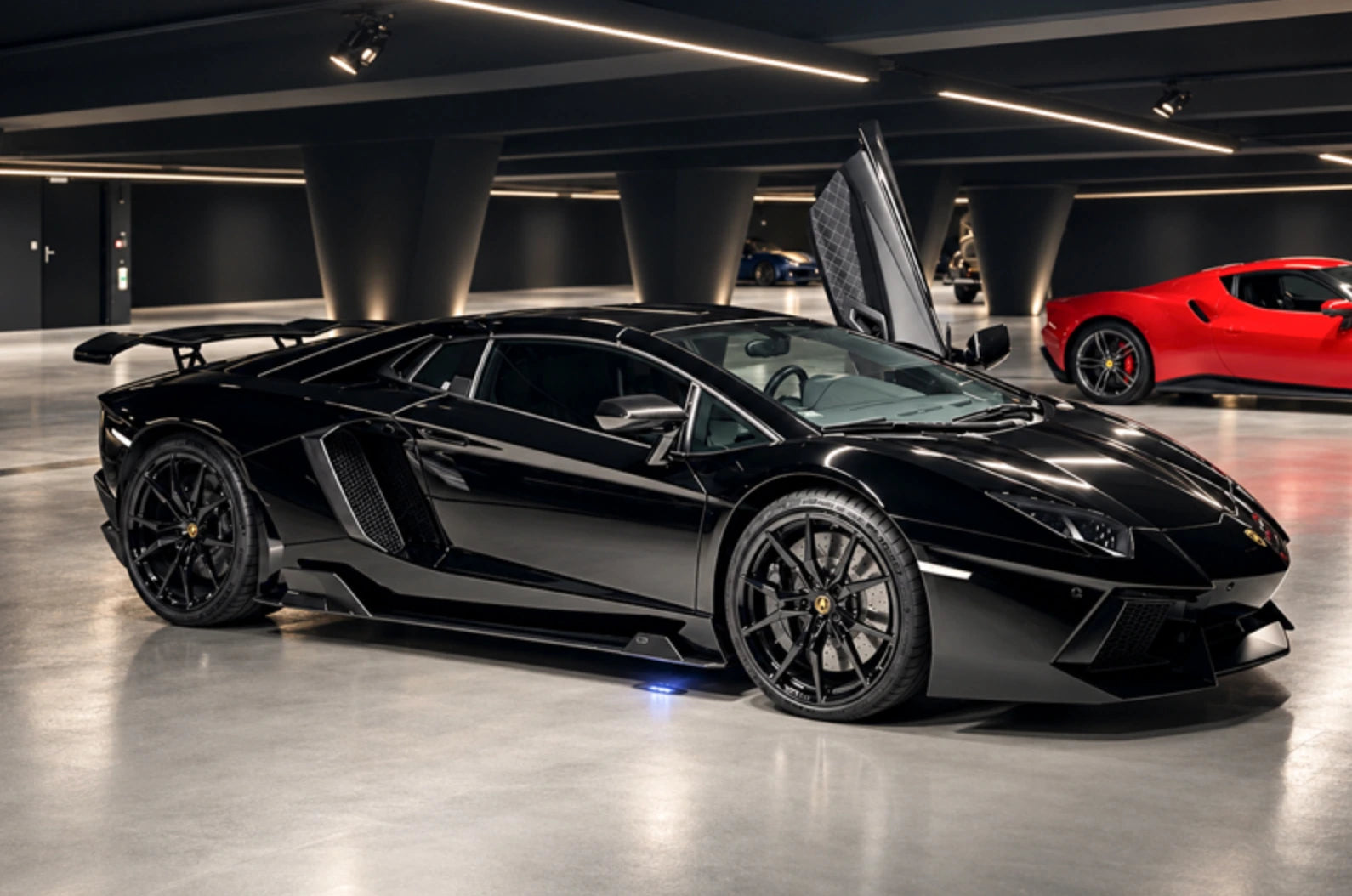 Aventador LP700-4 Roadster – Originalmotiv · Front-Dreiviertel, Scherentür und Heckflügel