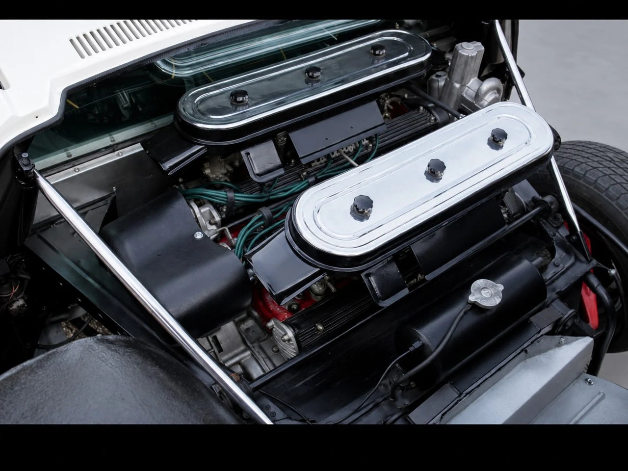 Miura S · P400 S – Studioansicht · quer eingebauter V12 und Luftfiltergehäuse